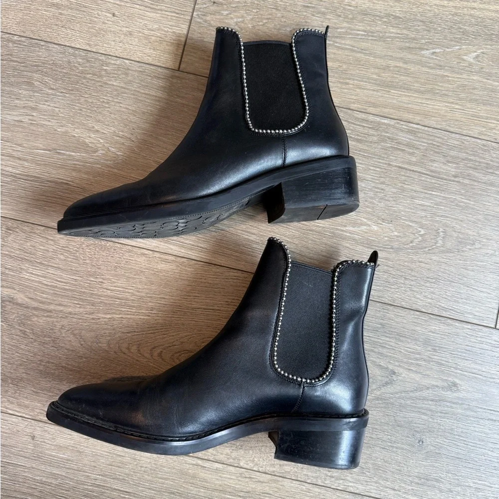 Coach Bowery Ball Chain Leather Ankle Bootie Size 8.5